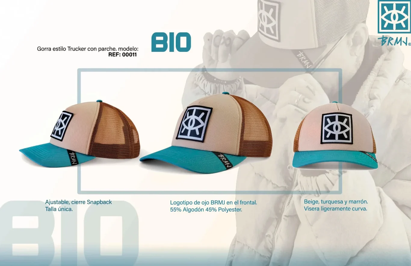 Gorras beige y turquesa con logo, diferentes ángulos y detalles visibles.